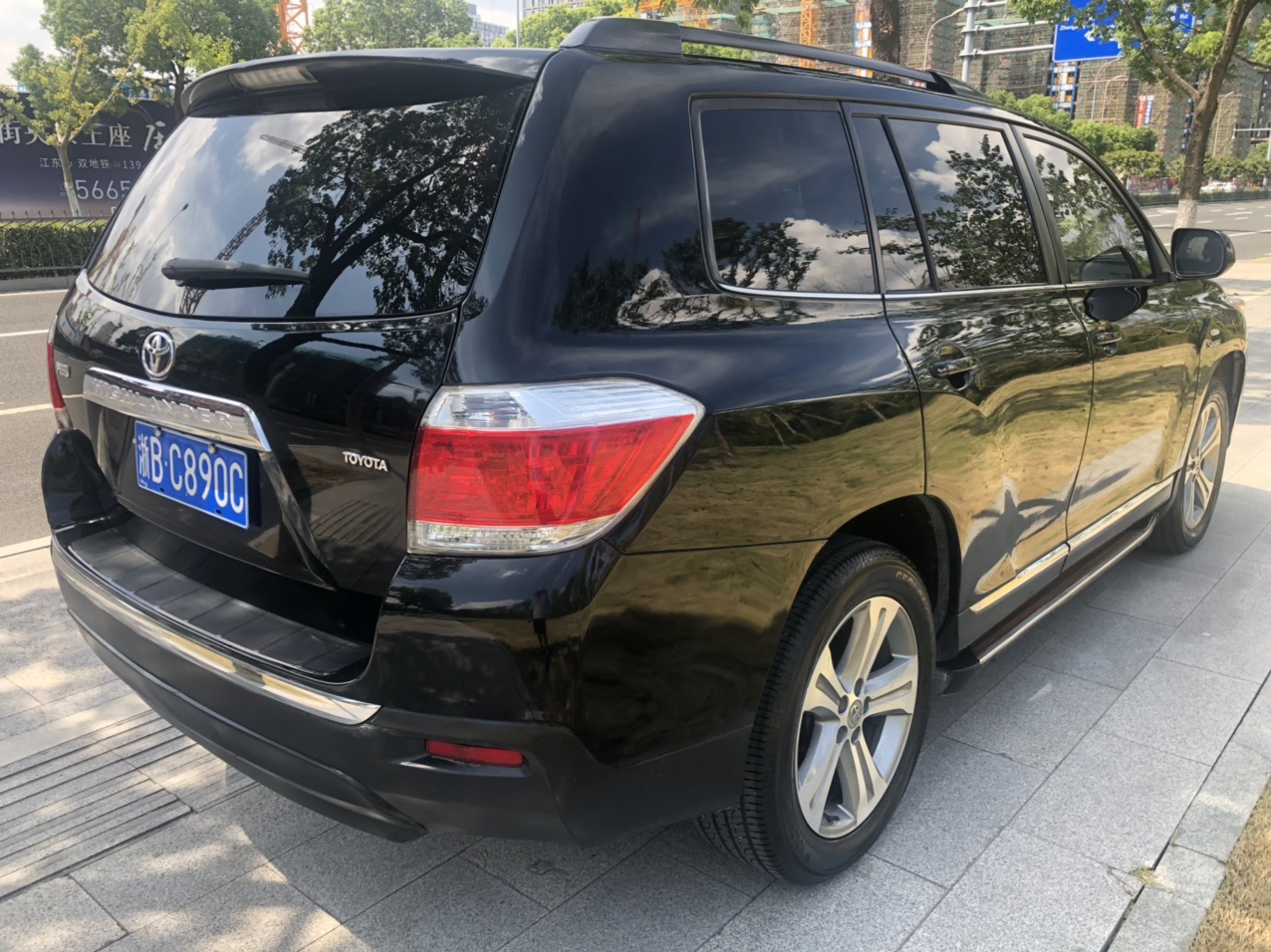 2013款丰田汉兰达2.7七座豪华版